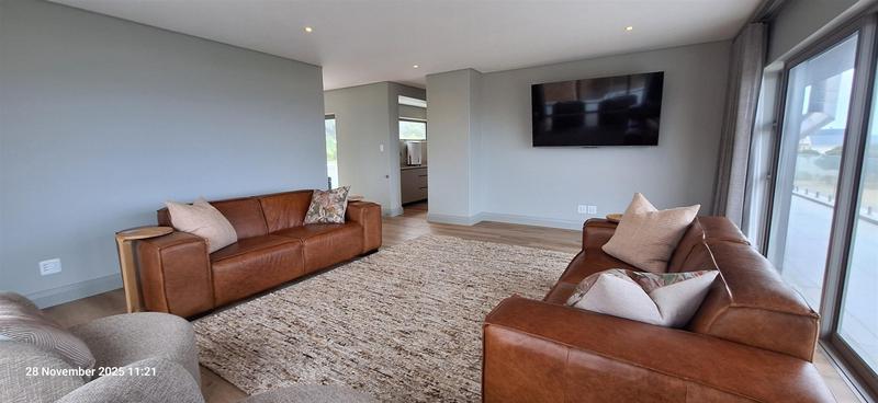 5 Bedroom Property for Sale in Outeniqua Strand Western Cape